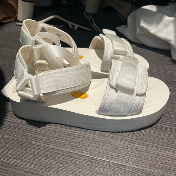 sandals - Picture 2 of 3